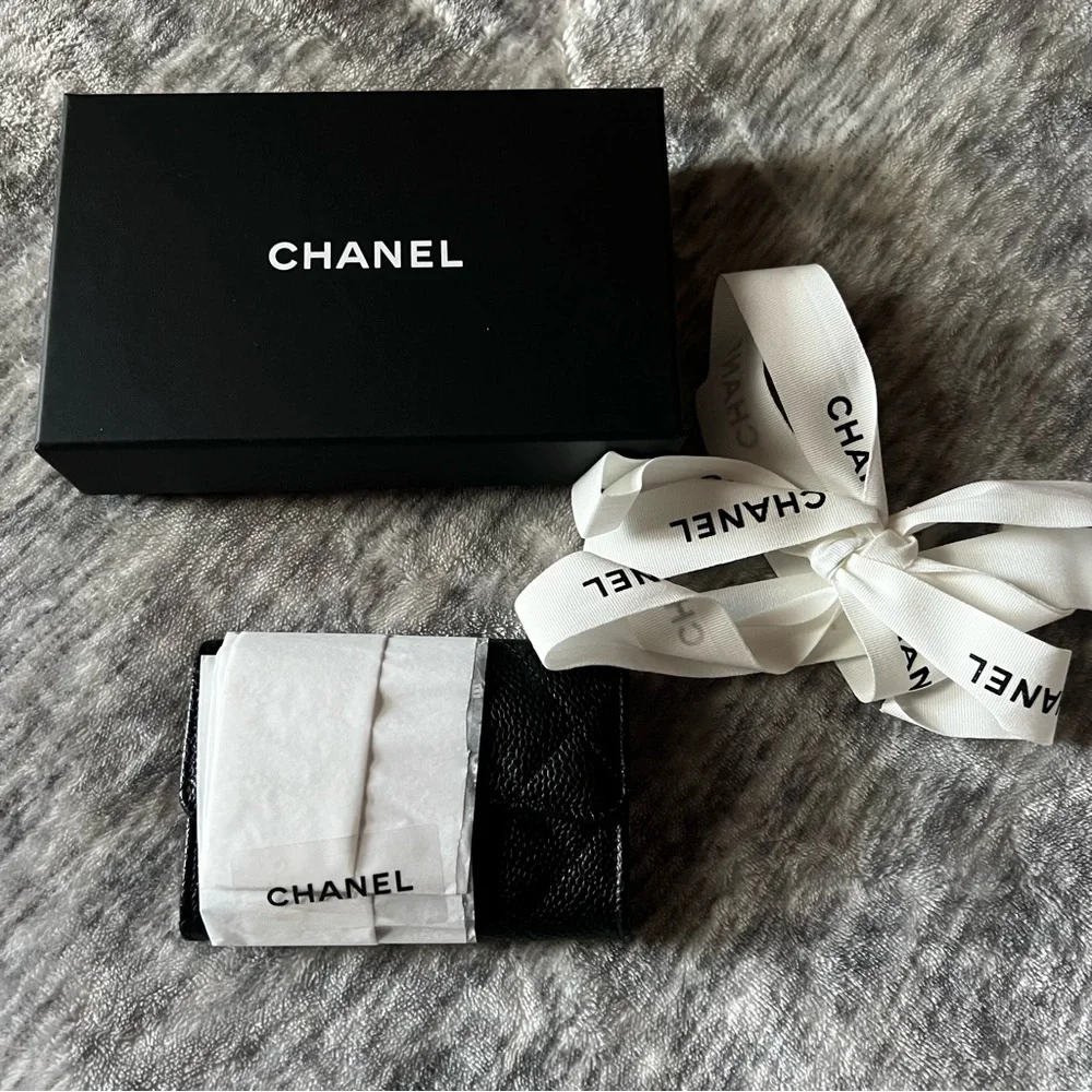 CHANEL CAVIAR CC LOGO CARD HOLDER WALLET